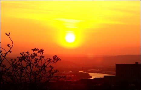 Sunset over Gateshead, UK (image by Michael Connor)