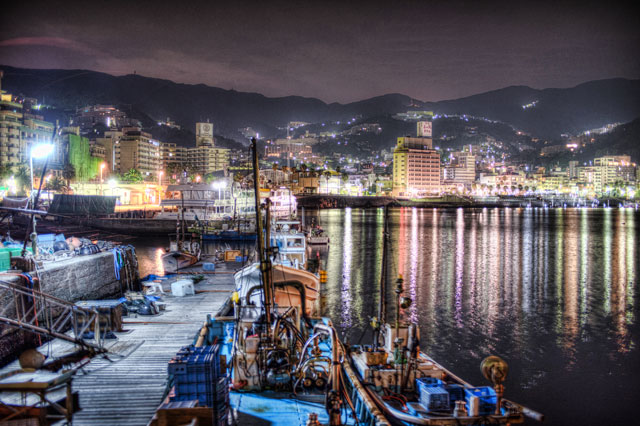 熱海の夜海岸