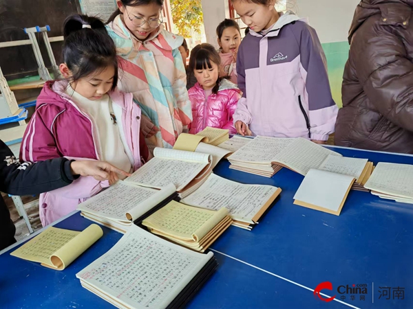 西平县重渠张庄小学学生作业展评活动简讯