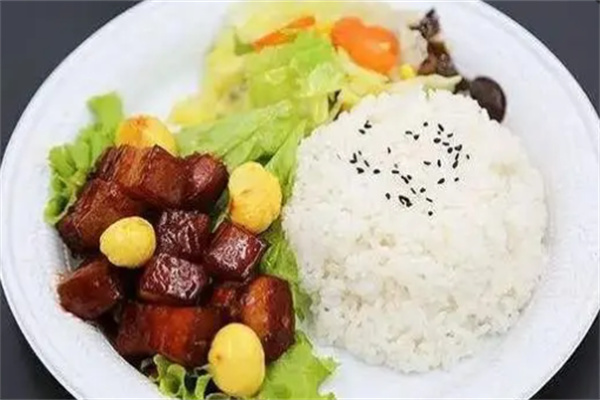 米饭小子红烧牛肉饭