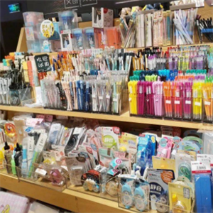 品牌文具店黑笔