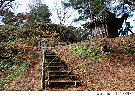 毘沙門堂(復元)（春日山城址／新潟県上越市中屋敷･大豆） 4057898