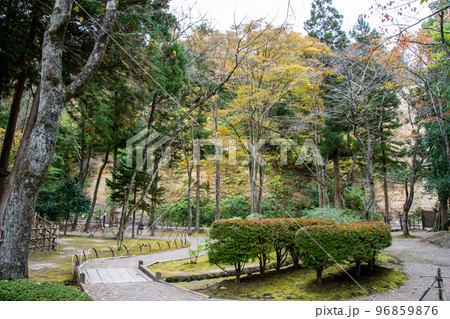 国指定史跡・名勝　有備館　回遊式池泉庭園の西苑 96859876