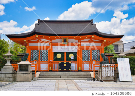 折上稲荷神社　本殿（京都市山科区） 104209606