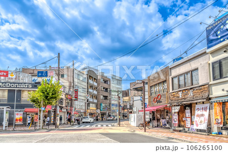 千葉県船橋市の都市風景　西船橋駅 106265100