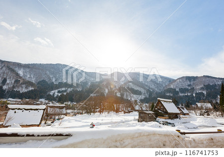 Daytime snowy landscape of the famous Gassho Zukuri Folk Village 116741753