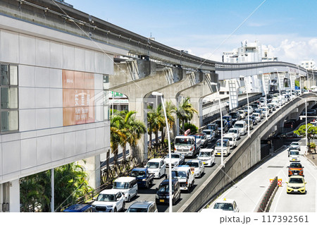 沖縄都市モノレール　安里駅　交通渋滞 117392561