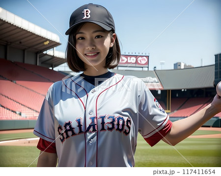 試合前の誰もいないグラウンドに立つ女子野球選手 117411654