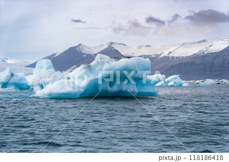 Pristine Icebergs of Jokulsarlon Glacial Lagoon, Iceland. 118186418