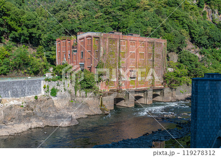 天ケ瀬ダム下の遺構　旧宇治川電気志津川発電所跡　京都府宇治市 119278312