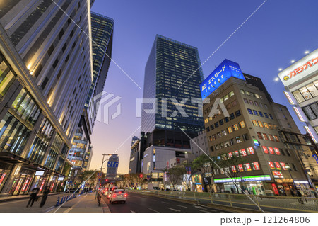 大阪梅田の夕景 (大阪府大阪市北区梅田) 121264806