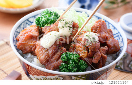 お手軽でジューシー 唐揚げ丼 121921194