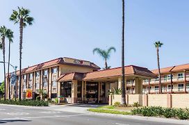 Super 8 By Wyndham Anaheim/Disneyland Drive