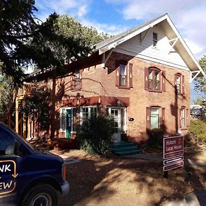 Bunk & Brew Historic Lucas House - Hostel Bend Exterior photo