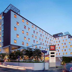 Hotel Ibis Bangkok Sathorn Exterior photo