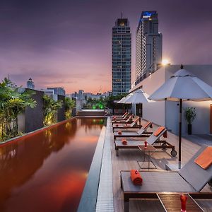 Radisson Suites Bangkok Sukhumvit Exterior photo