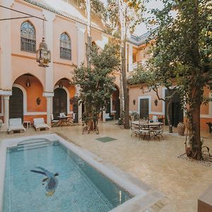 Riad Le Perroquet Bleu Suites & Spa Marrakesch Exterior photo