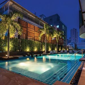 Hotel Solitaire Bangkok Sukhumvit 11 Exterior photo