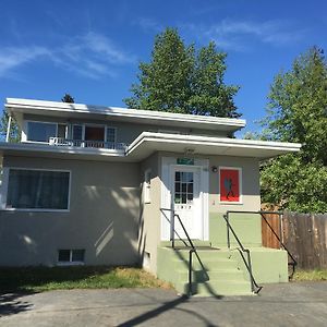 Base Camp Anchorage Hostel Exterior photo