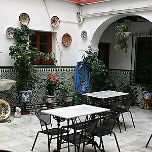 Hostal La Fuente Hotel Cordoba Exterior photo