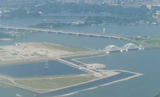 Amsterdams Stadtteil IJburg mit der IJbrug