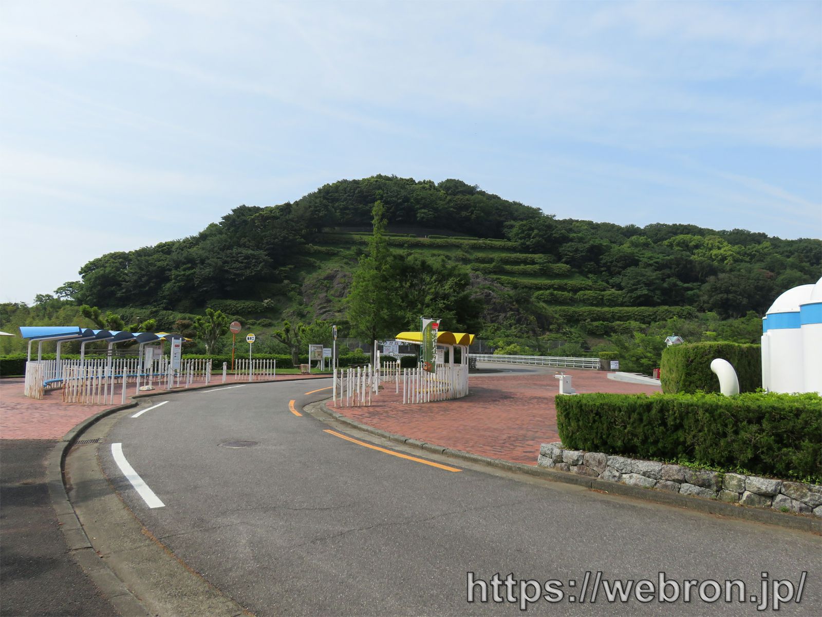 愛知こどもの国の中央広場