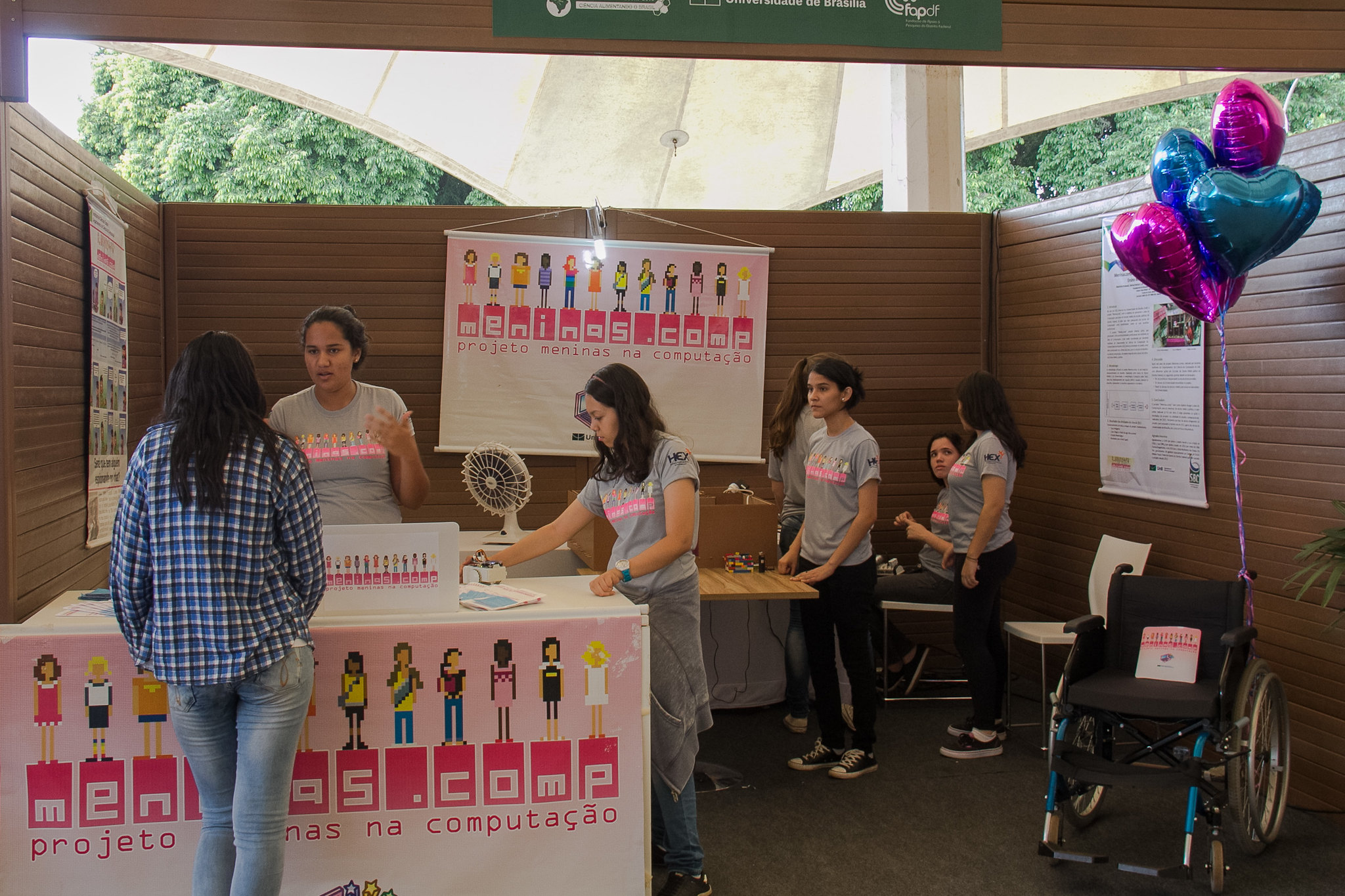 Meninas.comp na Semana Nacional de Ciência e Tecnologia