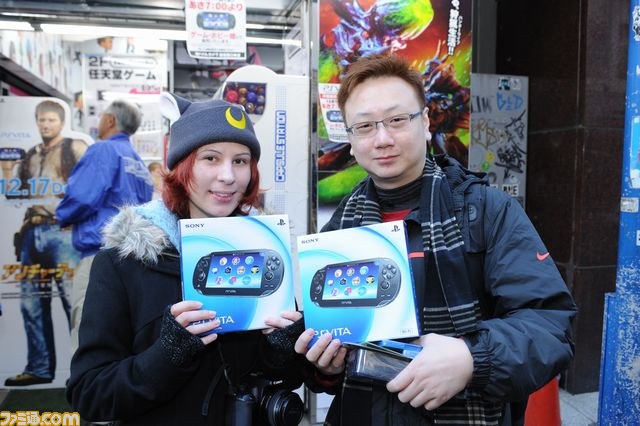 新宿では堅調な滑り出し――新宿編【PS Vita発売日リポート】_13