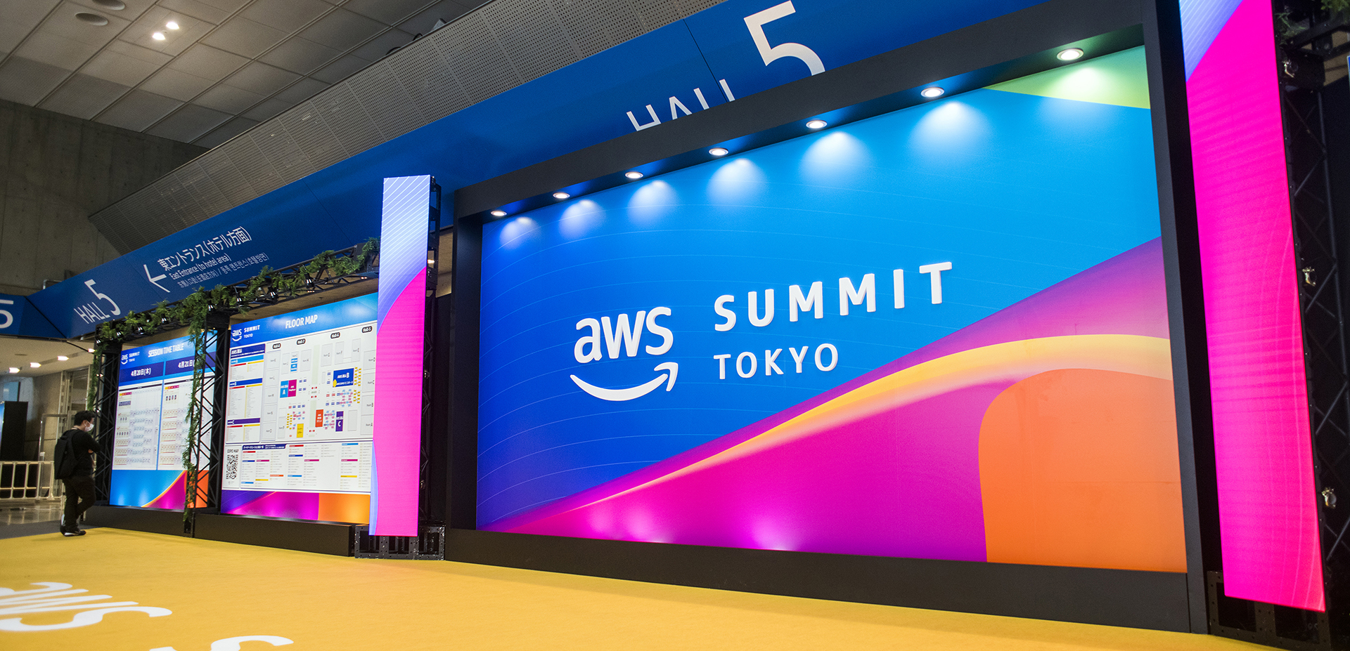 AWS Summit Tokyoレポート　team FUJIBLUE　アプリとインフラの気持ちがわかるエンジニア集団