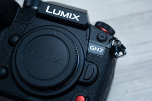 マイクロフォーサーズ最高峰のハイブリッド機 パナソニック LUMIX GH7｜映像クリエイター SUMIZOON