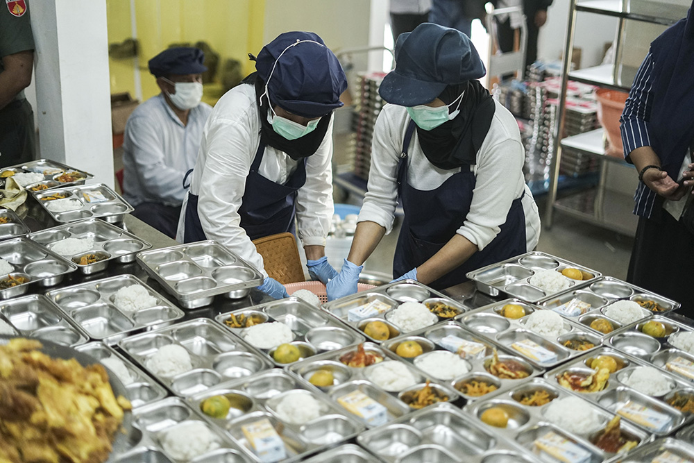 ▼無償給食、予算増額へ