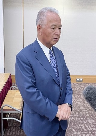 次期衆院選に出馬しない意向を示す自民党の甘利明元幹事長＝２１日午後、相模原市