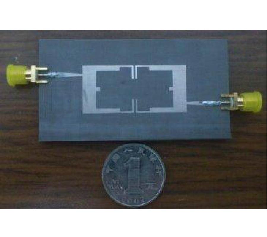 COMPACT TRI-BAND BANDPASS FILTER FOR WLAN AND WIMAX USING TRI-SECTION STEPPED-IMPEDANCE RESONATORS