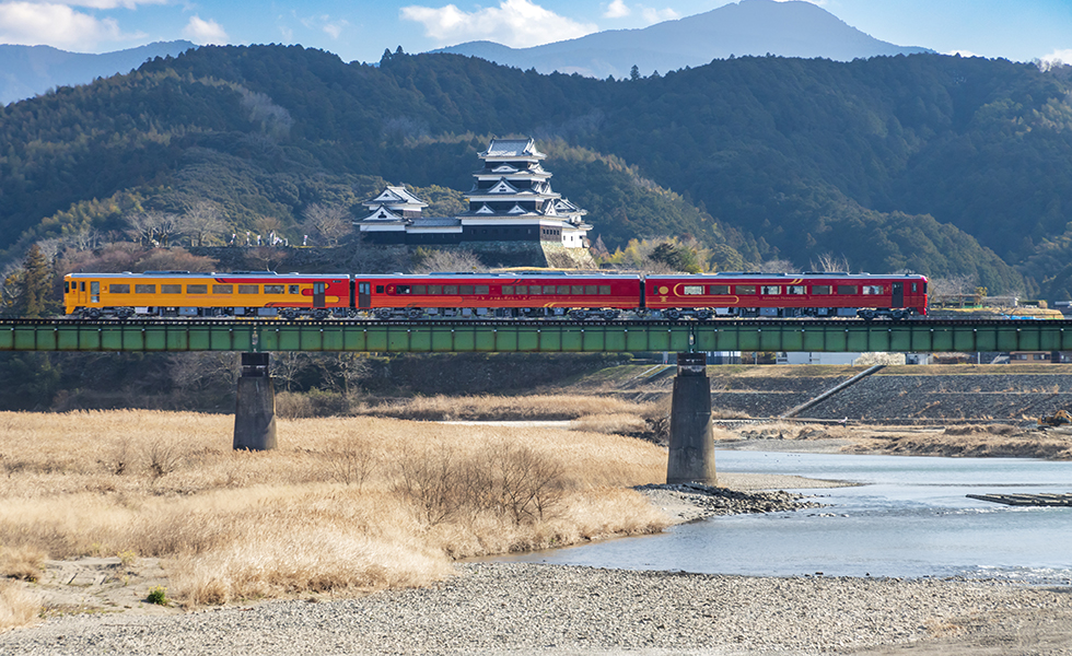 Ozu Castle