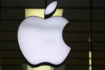 Apple logo on a storefront.