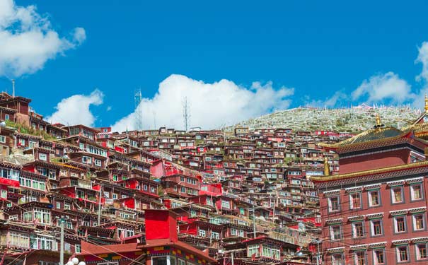 重庆到四川旅游_[高端纯玩]佛国色达深度五日游[0购物]<色达旅游高端汽车线，深度纯玩，金牌导游+品质酒店+特色美食！赠矿泉水+雨衣+时令鲜果！全程品质服务！>