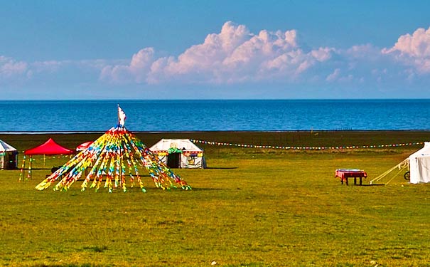 重庆到青海湖旅游_[特价]青海湖+茶卡盐湖+阿什贡公园6日旅游[双动/双飞]<青海旅游线路，全程0自费，游览青海湖+茶卡盐湖+阿什贡地质公园+塔尔寺，赠送土族+羌族风味餐！>