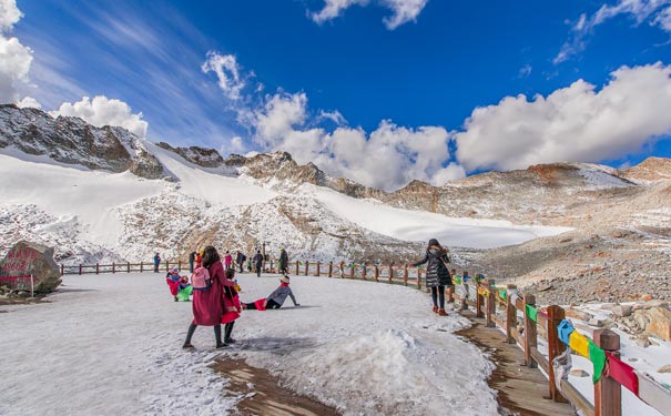 重庆到达古冰川旅游_[冰雪纯玩]川西达古冰川+羊茸哈德3日旅游[汽车团]<川西达古冰川旅游，纯玩0购物0自费，达古冰川冰雪游含羊绒哈德与羌寨，赠送羌族篝火晚会！>