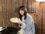 まるで洞窟!?　岩に包まれる静寂の穴場カフェで優雅なお一人様ランチ♡