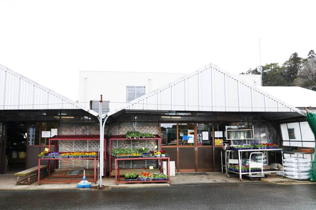 味彩館の店舗外観