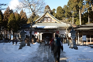 始祖堂 - 久遠寺 奥之院と日蓮のお手植杉