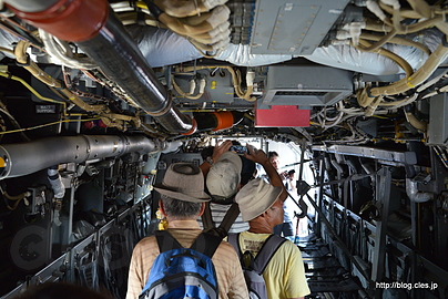 MV-22B オスプレイ（8217 EP 01） 内部 - 横田で MV-22B オスプレイの内部を見学