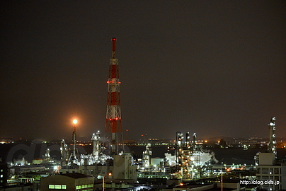 JX 根岸製油所のプラント群 - 本牧臨海公園からの工場夜景