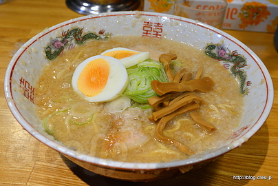 ラーメン（中盛） - 下頭橋ラーメンで本日のシメの一杯