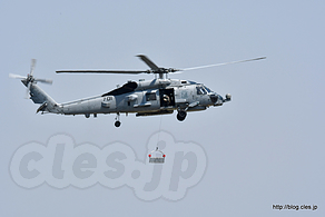 SH-60 （NF701） - NAF Atsugi Spring Festival 2017 の飛行訓練(？)