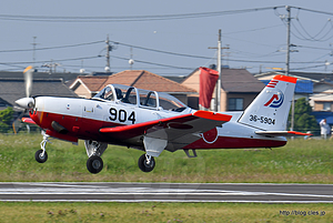 離陸する T-7（36-5904） - T-7 だらけの静浜航空祭