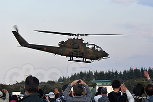 AH-1S（JG-3449） - 帰投機を見送ってから僕も帰投（入間基地航空祭 2018）