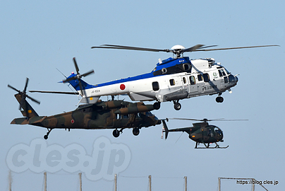 異機種編隊飛行 - 退役間近の OH-6D （第47回木更津航空祭）