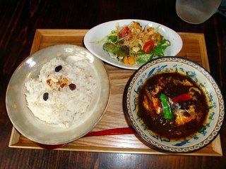 チキンときのこのカシミールカレー