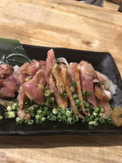 個室居酒屋 炭火焼鳥 食べ放題 鳥陣 蒲田店_地鶏のたたき